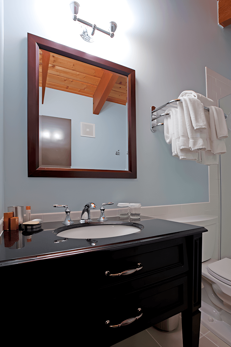 Deluxe Loft Bathroom